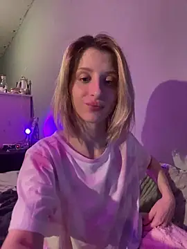 Snapshot of amorearte_m chatting on 03.04.25 amorearte m online show from 03.04.25