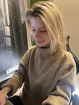 Snapshot of amorearte_m chatting on 03.11.25 amorearte m online show from 03.11.25