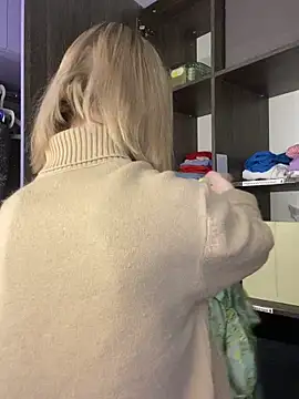 Snapshot of amorearte_m chatting on 03.12.25 amorearte m online show from 03.12.25