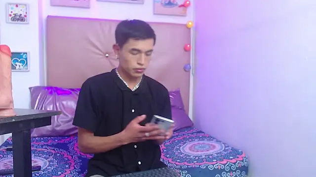 Snapshot of willians___0 chatting on 11.19.25 willians 0 online show from 11.19.25