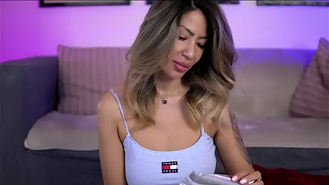 Snapshot of SophiaPotts chatting on 03.21.26 SophiaPotts online show from 03.21.26