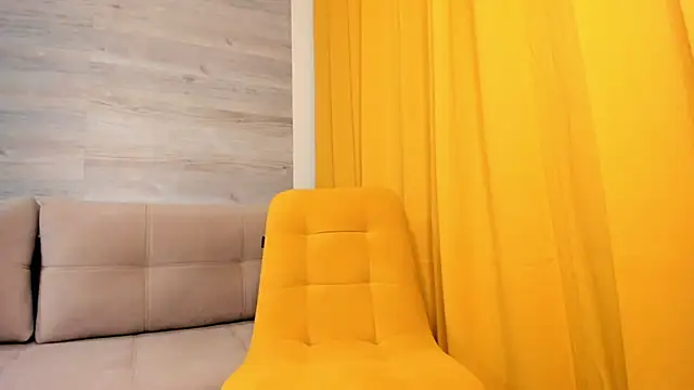 Snapshot of IreneHabibi chatting on 09.14.25 IreneHabibi online show from 09.14.25