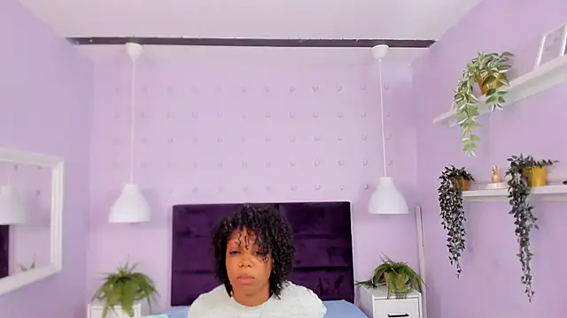 Hanaahquinn online show from 10.06.25