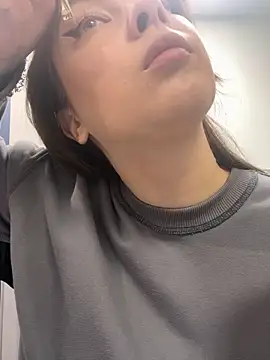 Snapshot of HannaJohnson chatting on 11.03.25 HannaJohnson online show from 11.03.25