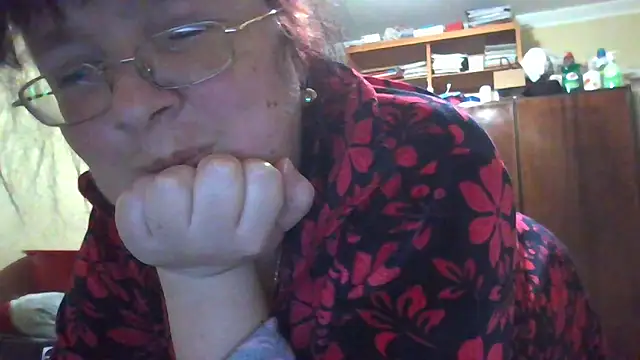 Queen-Elizabeth-25 online show from 03.05.25