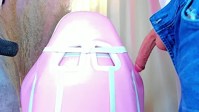 Snapshot of im_hanna1 chatting on 10.21.25 im hanna1 online show from 10.21.25