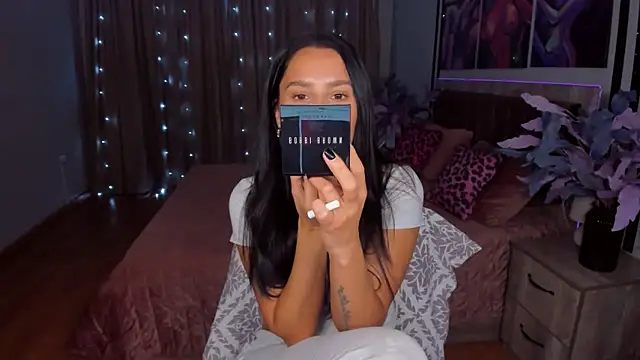 Snapshot of DanaSincere chatting on 09.11.25 DanaSincere online show from 09.11.25