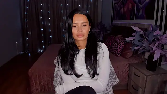 Snapshot of DanaSincere chatting on 09.12.25 DanaSincere online show from 09.12.25