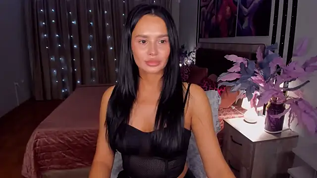 Snapshot of DanaSincere chatting on 12.02.25 DanaSincere online show from 12.02.25