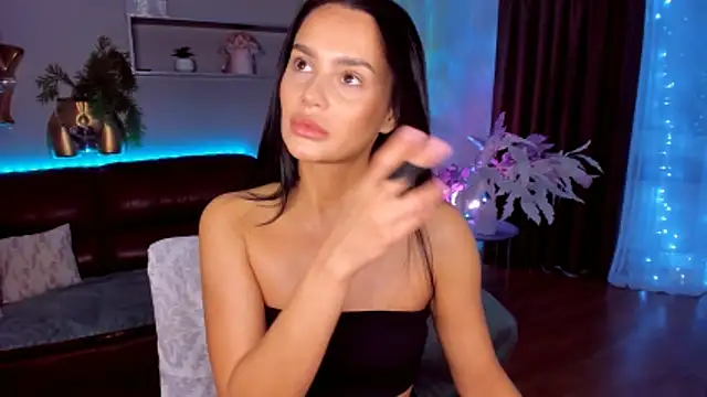 Snapshot of DanaSincere chatting on 02.25.26 DanaSincere online show from 02.25.26