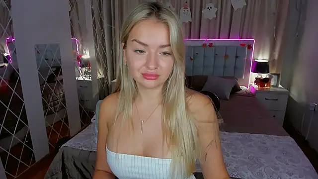 EvaGoddes online show from 10.25.25