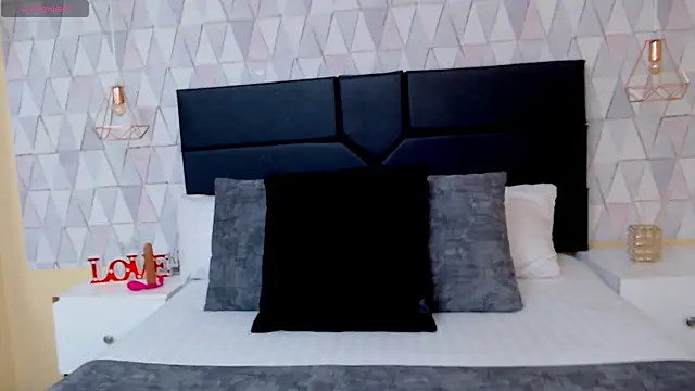 LiliJensen online show from 03.17.25