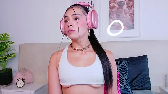 Snapshot of SaritaBratz chatting on 09.15.25 SaritaBratz online show from 09.15.25