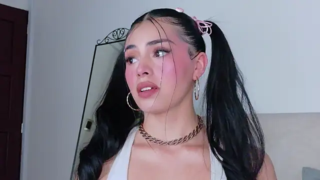 Snapshot of SaritaBratz chatting on 01.14.26 SaritaBratz online show from 01.14.26