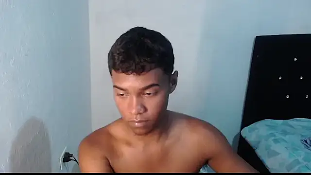 Snapshot of Jampier_sexyboy chatting on 03.11.25 Jampier sexyboy online show from 03.11.25