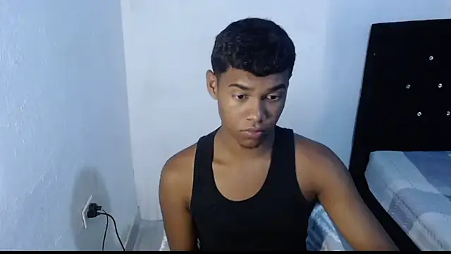 Snapshot of Jampier_sexyboy chatting on 03.17.25 Jampier sexyboy online show from 03.17.25