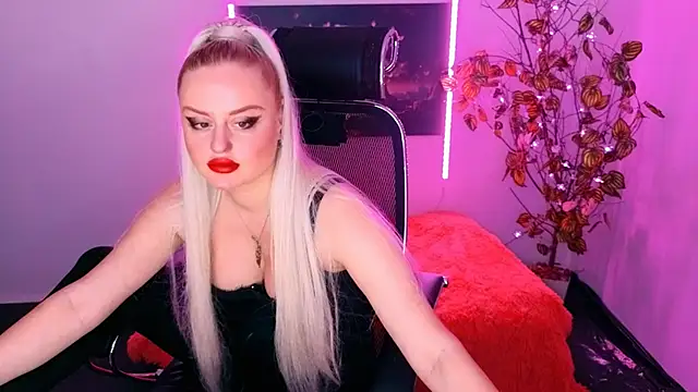 Snapshot of Miss_Alice_Silver chatting on 10.26.25 Miss Alice Silver online show from 10.26.25