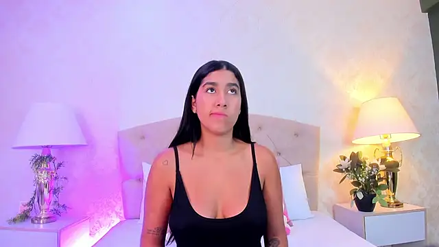 Snapshot of Mia_Montess chatting on 06.17.26 Mia Montess online show from 06.17.26