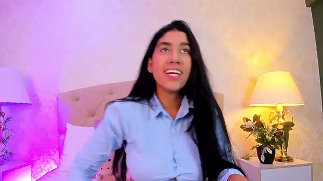 Snapshot of Mia_Montess chatting on 06.19.26 Mia Montess online show from 06.19.26