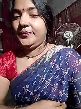 Snapshot of Maidangirl chatting on 11.02.25 Maidangirl online show from 11.02.25