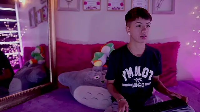 Snapshot of tommy_blue chatting on 03.15.25 tommy blue online show from 03.15.25