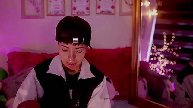 Snapshot of tommy_blue chatting on 03.19.25 tommy blue online show from 03.19.25