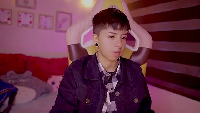 Snapshot of tommy_blue chatting on 03.21.25 tommy blue online show from 03.21.25