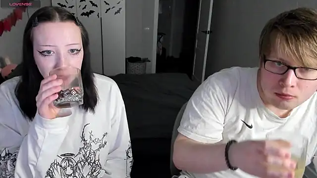 JayMollyy online show from 04.16.26