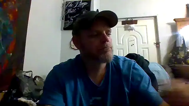 Snapshot of eatthatpussy420 chatting on 03.17.25 eatthatpussy420 online show from 03.17.25