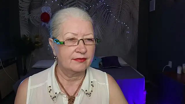 Maya Mayflower online show from 03.09.25