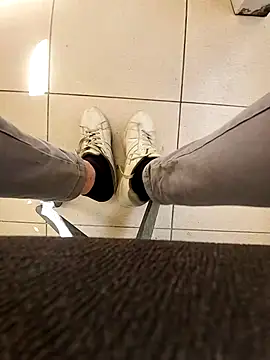 Snapshot of GM51-1988 chatting on 03.18.25 GM51-1988 online show from 03.18.25