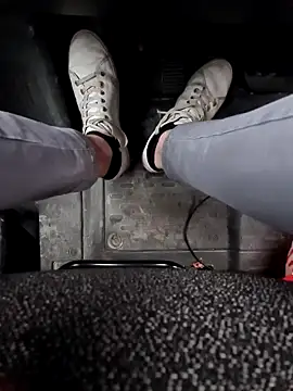 Snapshot of GM51-1988 chatting on 09.24.25 GM51-1988 online show from 09.24.25