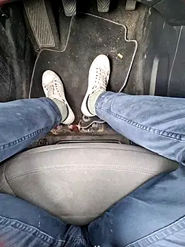 Snapshot of GM51-1988 chatting on 10.06.25 GM51-1988 online show from 10.06.25