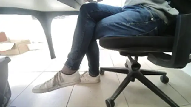 Snapshot of GM51-1988 chatting on 11.17.25 GM51-1988 online show from 11.17.25