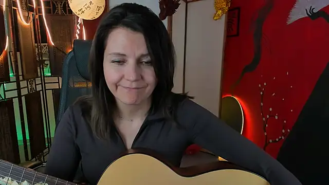 Snapshot of NicoleHitman chatting on 03.17.25 NicoleHitman online show from 03.17.25