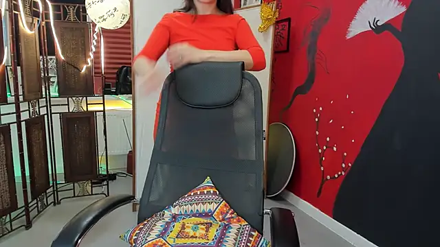 Snapshot of NicoleHitman chatting on 03.19.25 NicoleHitman online show from 03.19.25