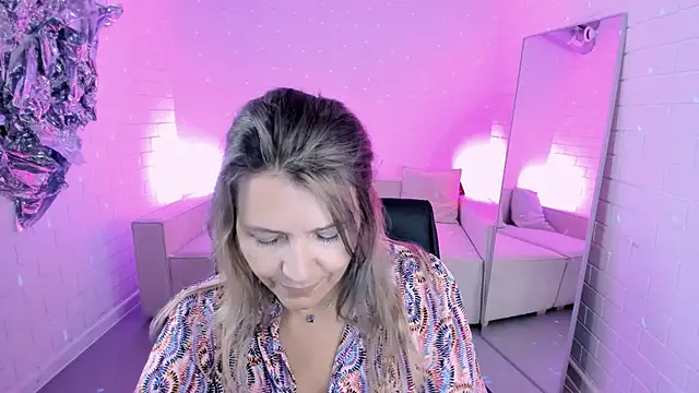 Snapshot of NicoleHitman chatting on 06.29.26 NicoleHitman online show from 06.29.26