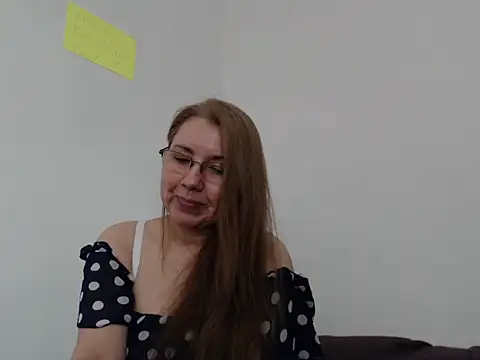 GiaLuvv11 online show from 04.21.26