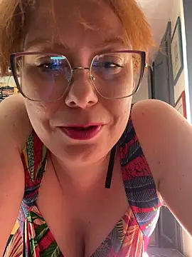 VeraaFlynn online show from 03.05.25