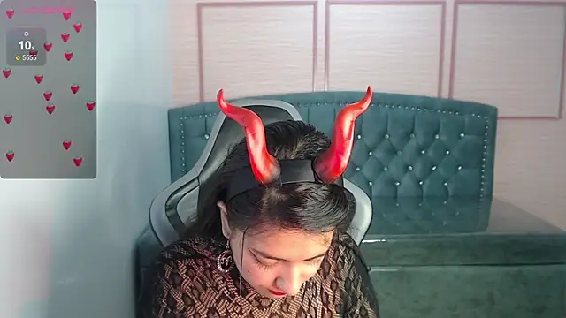 Snapshot of alexa_romero_t chatting on 10.17.25 alexa romero t online show from 10.17.25