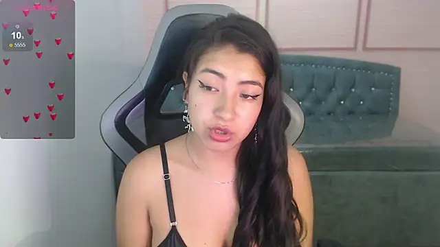 Snapshot of alexa_romero_t chatting on 10.23.25 alexa romero t online show from 10.23.25