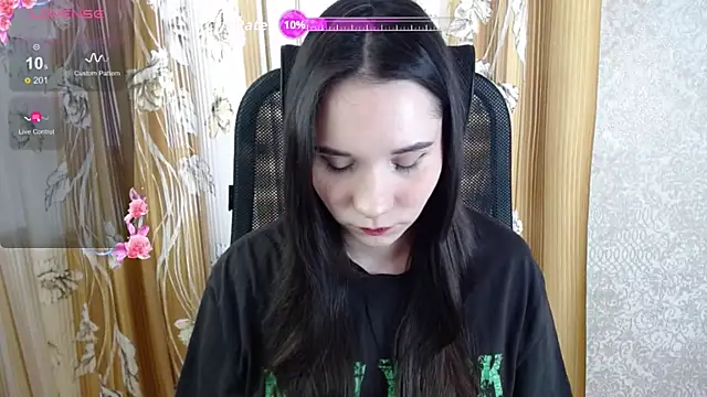 Snapshot of KateForLove chatting on 10.16.25 KateForLove online show from 10.16.25