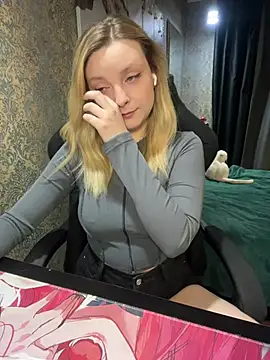 Snapshot of Lina_ly chatting on 03.21.25 Lina ly online show from 03.21.25