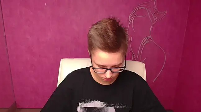 Snapshot of Bella_Swannn chatting on 03.14.25 Bella Swannn online show from 03.14.25