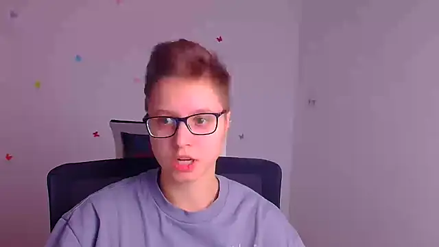 Snapshot of Bella_Swannn chatting on 03.18.25 Bella Swannn online show from 03.18.25