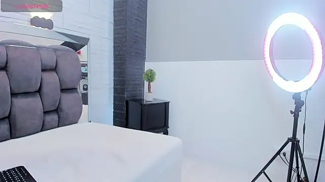 jade heartt online show from 03.12.25