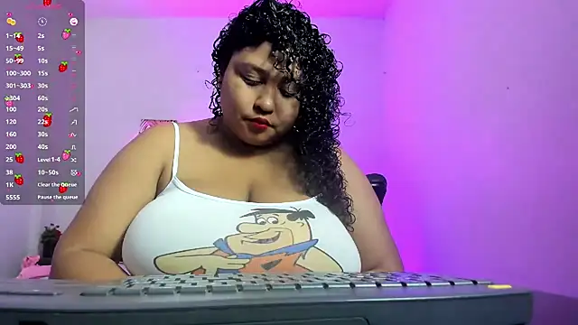 Ayliinn  online show from 10.17.25