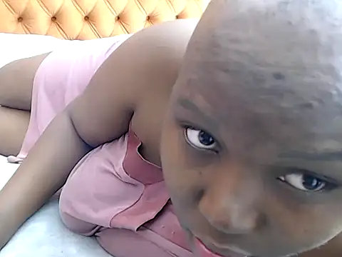 Snapshot of prettymonalisaRSA chatting on 09.11.25 prettymonalisaRSA online show from 09.11.25