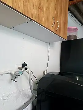 Snapshot of Valen_Person chatting on 11.19.25 Valen Person online show from 11.19.25