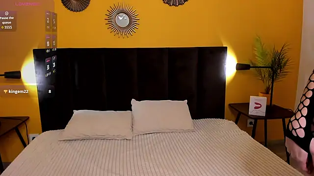 Snapshot of Jessie_Curlyy chatting on 11.18.25 Jessie Curlyy online show from 11.18.25